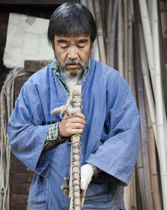 The Master is the last Yumi maker who still produces the bows just using traditional methods. Within his lineage he is the 21st generation master bow-maker of Japan´s Emperor. Kyoto. Japan.